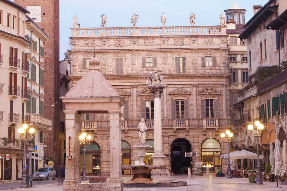 verona-piazza-erbe-mobile